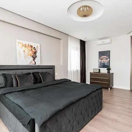 דירה Cohost I Luxury City, River Views I W-100m2 Living Space & Terrace I Garage Parking וילנה