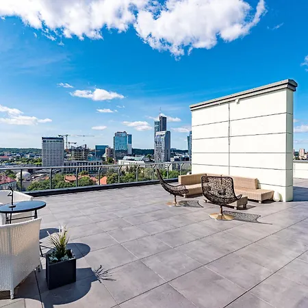 Cohost I Luxury City, River Views I W-100m2 Living Space & Terrace I Garage Parking Apartment
