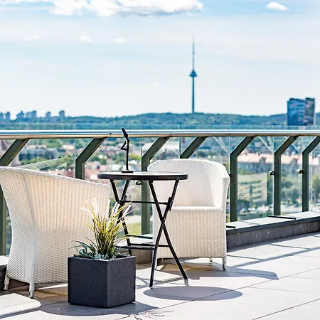 Cohost I Luxury City, River Views I W-100m2 Living Space & Terrace I Garage Parking * ヴィリニュス