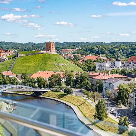 Cohost I Luxury City, River Views I W-100m2 Living Space & Terrace I Garage Parking Apartment *