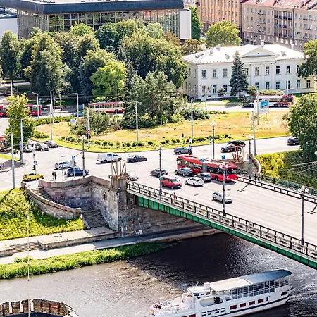 Cohost I Luxury City, River Views I W-100m2 Living Space & Terrace I Garage Parking Apartment *