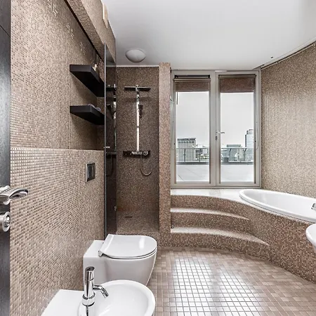 Cohost I Luxury City, River Views I W-100m2 Living Space & Terrace I Garage Parking * فيلنيوس