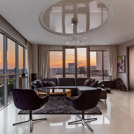 Cohost I Luxury City, River Views I W-100m2 Living Space & Terrace I Garage Parking * فيلنيوس