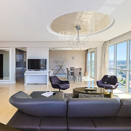 Cohost I Luxury City, River Views I W-100m2 Living Space & Terrace I Garage Parking